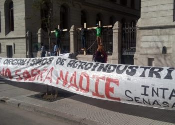 Crucificados por el modelo