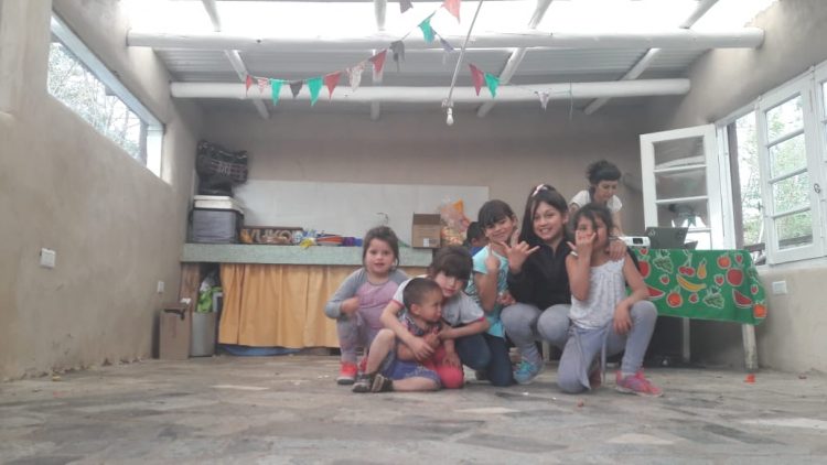 Pies, manos y corazón