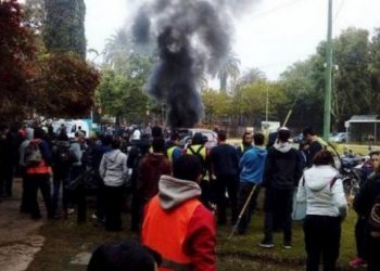 Siguen las suspensiones, despidos y cierres