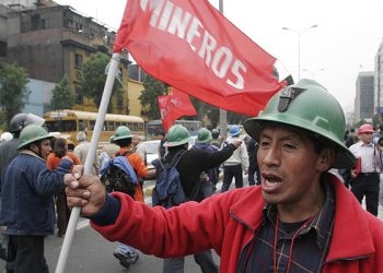 Huelga indefinida de mineros en Perú