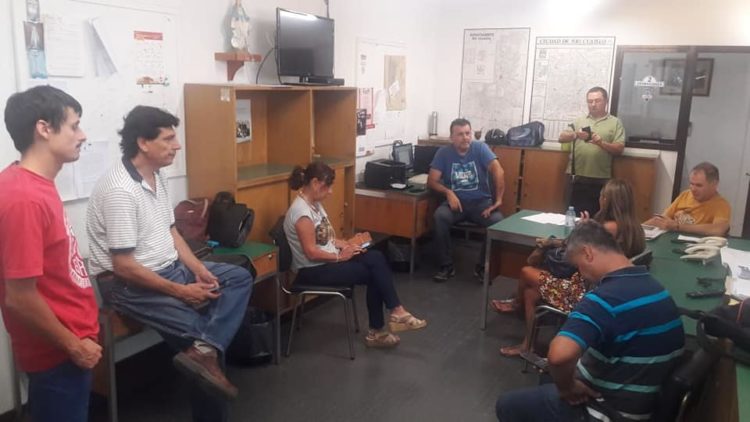 Periodistas y docentes de asambleas y paro