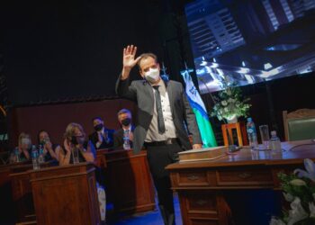 Juan Manuel Llamosas asumió su segundo mandato como intendente