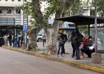 Reclaman por un mejor servicio de transporte