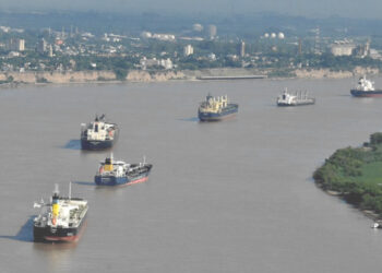 Empresas portuarias y exportadoras no quieren la estatización de la hidrovía