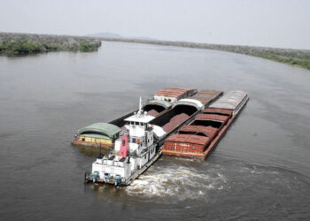 “El Estado debe tener control completo y absoluto de sus vías navegables”, dijo Kicillof