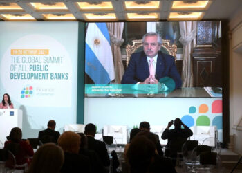 Los organismos multilaterales de crédito también van a la Bolsa