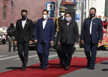 Latino | Gobierno + Conflicto