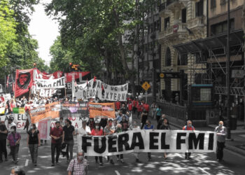 Movilizaciones en todo el país para suspender el pago de deuda