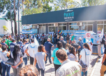 Marcha por la soberanía en el Paraná