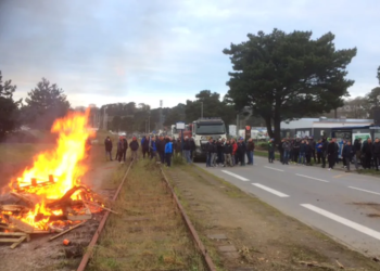 En España y Francia se movilizan por los precios del combustible