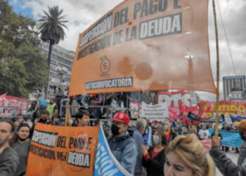 Reordenar la economía en función de las necesidades y derechos de los pueblos