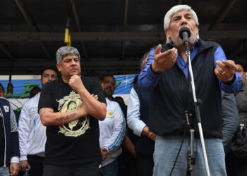 Camioneros: aumento del 107% anual más bono