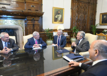 EEUU y la Unión Europea: vienen y se juntan con todos