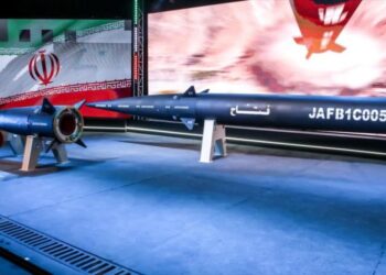 Irán también en carrera militar