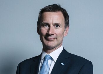 Sigue alta la inflación y suben las tasas en Europa