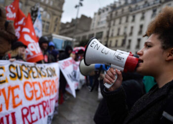 En Francia continúan las protestas por una reforma policial