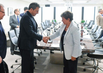 Más deuda, emisión para pagar deuda y medidas para “remediar”