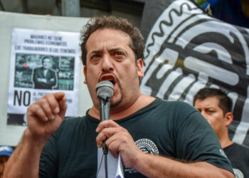 Trabajadores reabren paritarias. Profesionales piden medidas urgentes