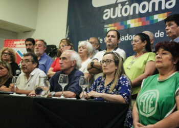 Respaldo empresarial y reclamos sindicales