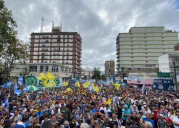 Miles de metalúrgicos se movilizaron en Campana por salarios