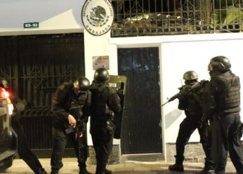Asalto a la embajada mexicana en Ecuador y repudio de la OEA