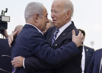 La diplomacia declara, Israel avanza