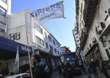 Los trabajadores de la ex Télam entre festejo y dispensa