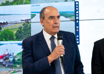 El gobierno licitará la Hidrovía Paraná para su privatización