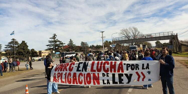 Corte de ruta en defensa de la Universidad