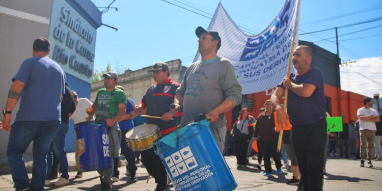AVEX: trabajadores se movilizaron por salarios, trabajo y ayuda económica